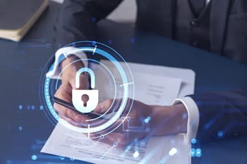 ゼロトラストとは？実現方法や従来のファイアウォールとの違いを解説