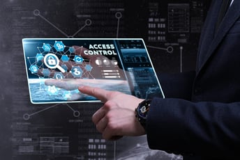 Azure Active Directoryとセキュリティグループによる一括管理
